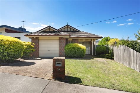 homes for sale traralgon.